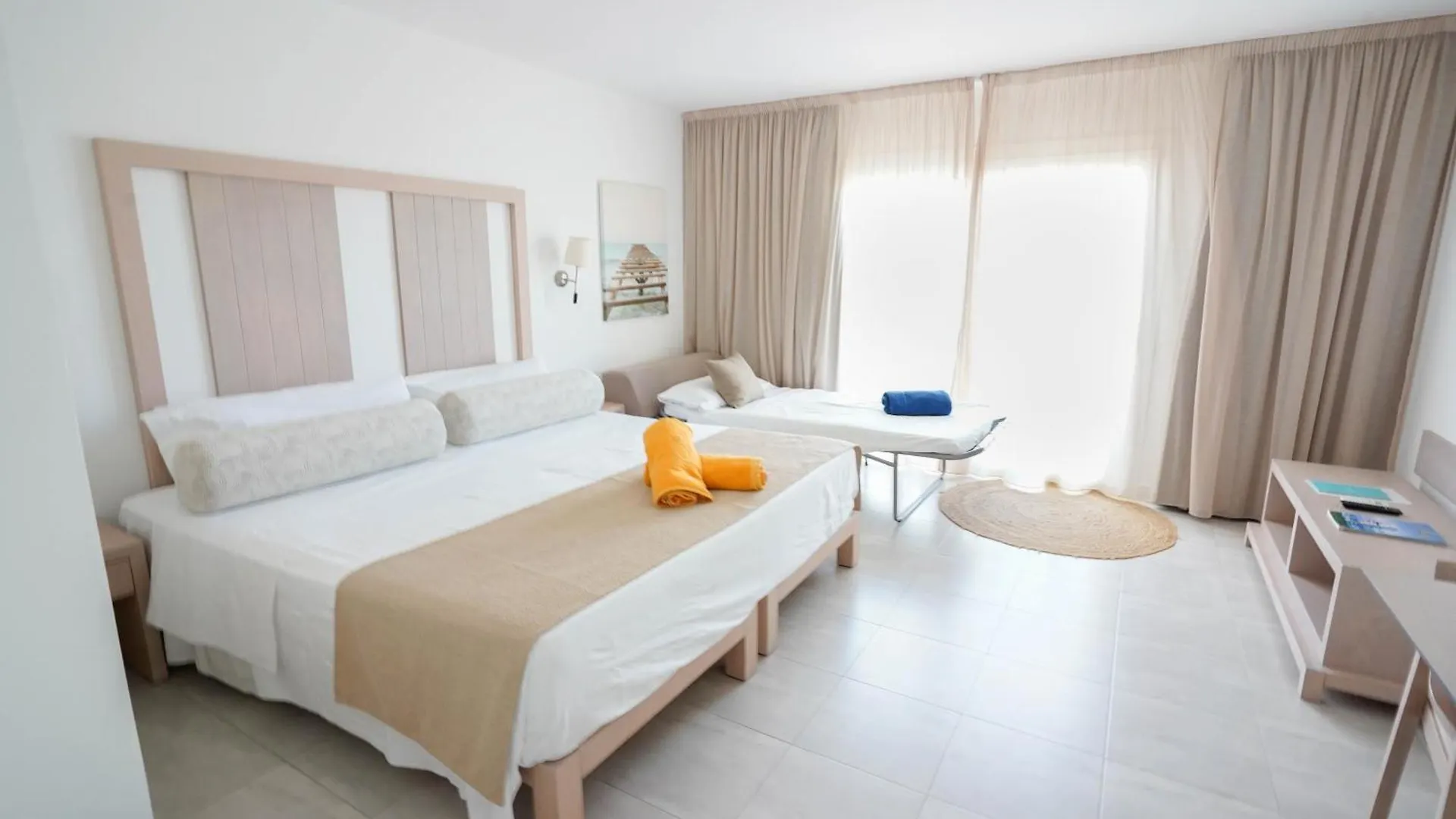 Apartamentos Es Calo 0*, Es Caló de Sant Agustí Spagna