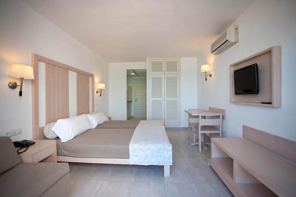 Apartamentos Es Calo Aparthotel